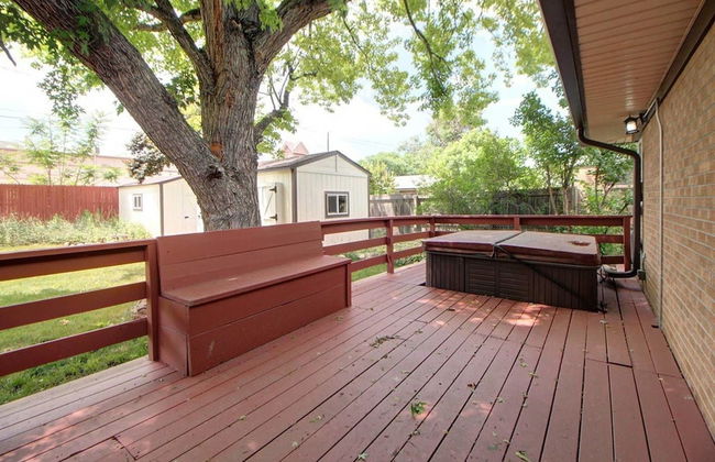 The Meadowlark Manor Spacious Backyard & Hot Tub - Foto 22
