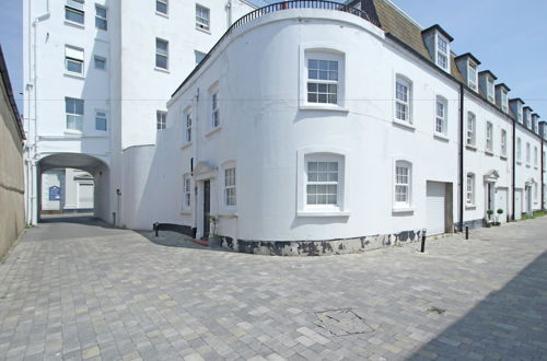 Photo 44 - Pebble Mews House | By My Getaways | Parking for one small car