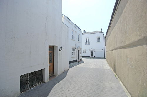 Photo 43 - Pebble Mews House | By My Getaways | Parking for one small car