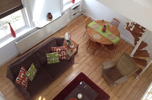 Photo 8 - Large Shoreditch 2/dbl bed Loft apt