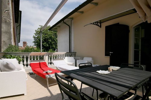 Foto 8 - Apartment With Beautiful Terrace in the Historical Center of Pietrasanta