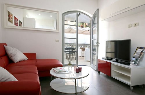 Photo 6 - Apartment With Beautiful Terrace in the Historical Center of Pietrasanta