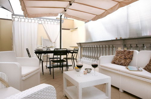 Foto 11 - Apartment With Beautiful Terrace in the Historical Center of Pietrasanta