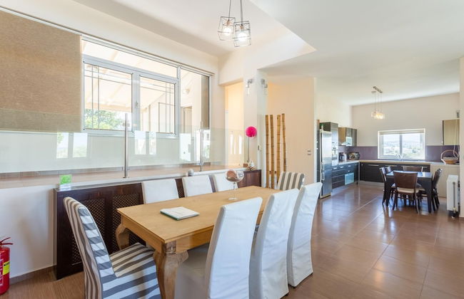 Villa Thetis Large Private Pool Walk to Beach Sea Views A C Wifi Car Not Required Eco-friendl - 2302 - Foto 47