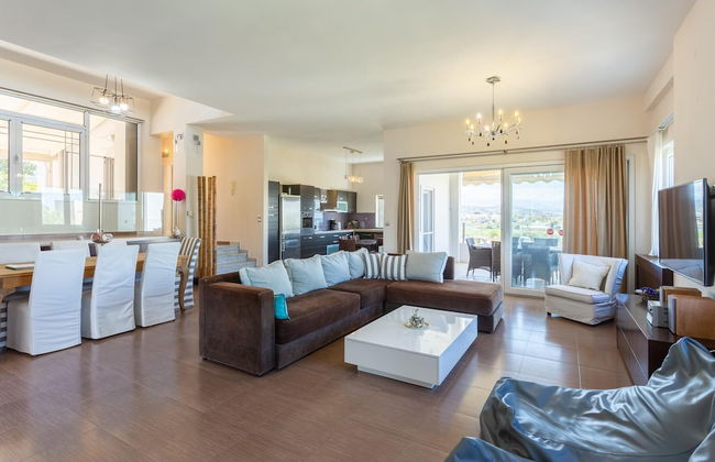 Villa Thetis Large Private Pool Walk to Beach Sea Views A C Wifi Car Not Required Eco-friendl - 2302 - Foto 18