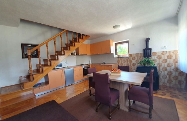 Quiet Country Side Cottage with Private Garden & WiFi near Nature Park Velebit - Foto 3