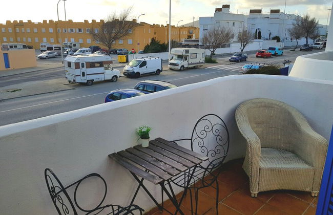 Beach House with Balcony and beach view - Foto 17
