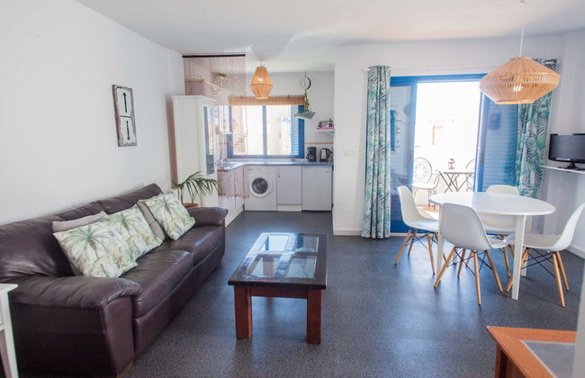 Beach House with Balcony and beach view - Foto 12