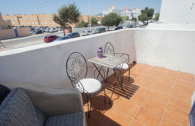 Beach House with Balcony and beach view - Foto 16