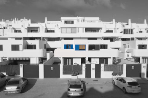 Photo 20 - Beach House with Balcony and beach view