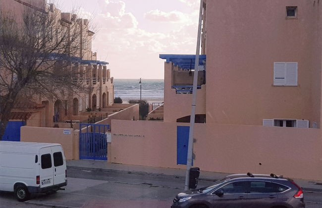 Beach House with Balcony and beach view - Foto 21