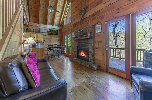 Photo 1 - Alessandras - Beautiful Rustic-chic Riverfront Cabin Fireplace pet Friendly