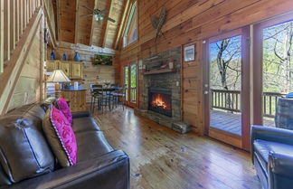 Photo 1 - Alessandras - Beautiful Rustic-chic Riverfront Cabin Fireplace pet Friendly