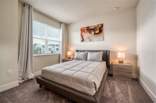 Photo 14 - Comfortable Townhome With Private Pool Near Disney