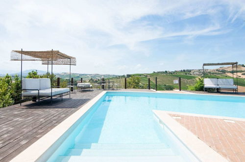 Foto 19 - Beautiful Apartment in Ascoli Piceno with Hot Tub
