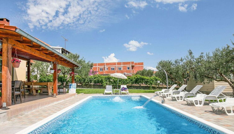 Foto 1 - Lovely Holiday Home in Pakoštane With Swimming Pool