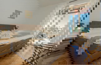 Foto 2 - Gorgeous Villa With Private Pool and Covered Terrace & Sea View