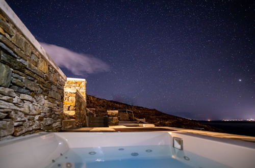 Foto 22 - Phos Villas Tinos - Eos Villa With Private Hot Tub and Sea View 96m