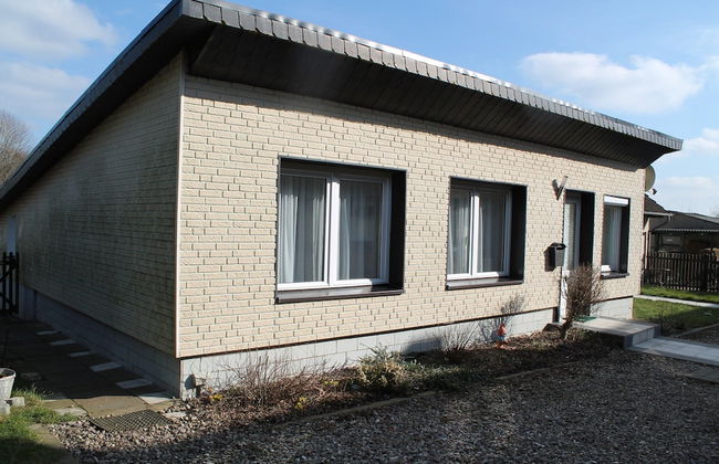 Spacious Bungalow near Sea in Grundshagen - Foto 1