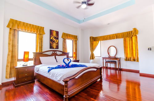 Photo 6 - 3 Bedrooms Pool Villa Walk to Patong