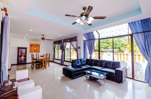 Photo 12 - 3 Bedrooms Pool Villa Walk to Patong