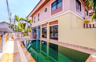 Foto 1 - 3 Bedrooms Pool Villa Walk to Patong