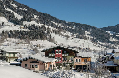 Photo 19 - Spacious Holiday Home in Goldegg near Ski Area