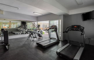 Foto 2 - Exclusive 2 Level 3 BR Penthouse Private Hot Tub Roof Wifi Great Amenities GYM