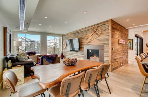 Photo 7 - Ski Club Penthouse