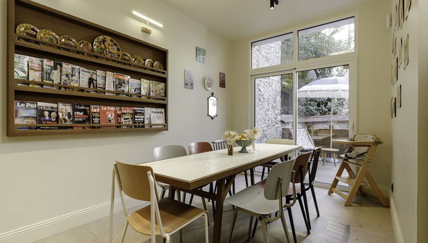 Coin salon dans le hall