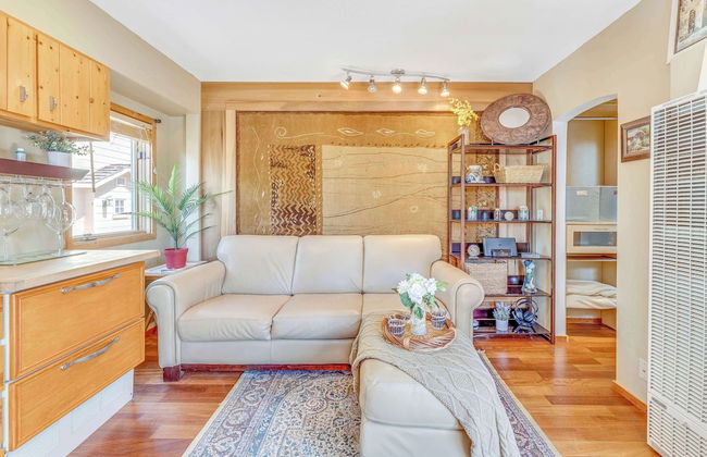 Quaint Carmel - Bungalow Close to Beach - Photo 8