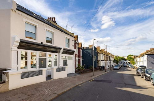 Photo 20 - The Battersea Flat - Exquisite 2bdr Flat With Terrace