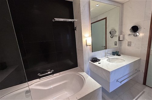 Photo 37 - Luxury 1 bedroom at Fashion Avenue Dubai Mall Residences