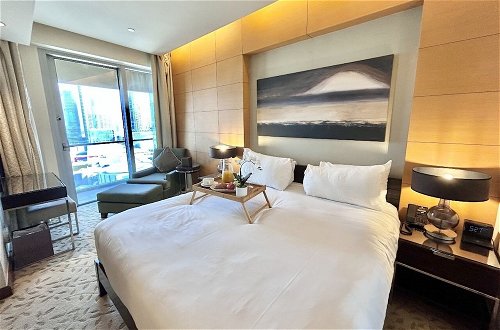 Photo 1 - Luxury 1 bedroom at Fashion Avenue Dubai Mall Residences