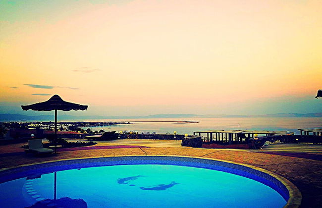 The Cozy Pool Home - Photo 8