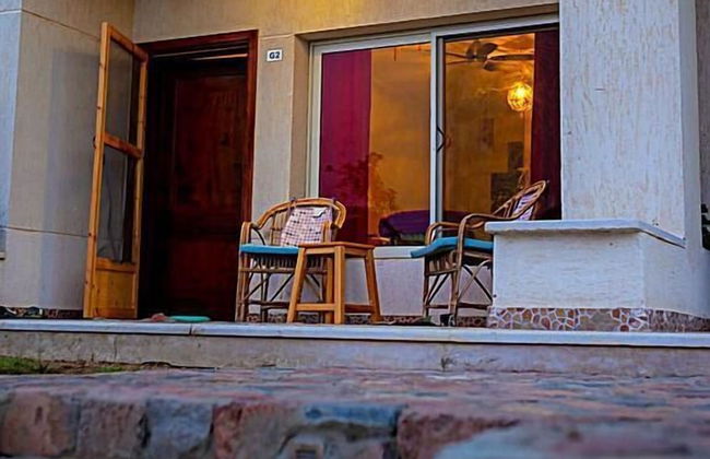 The Cozy Pool Home - Photo 10
