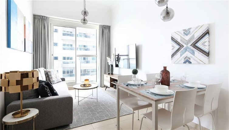 Foto 1 - Modern and Stylish 1BR in Business Bay