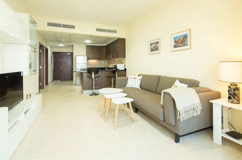 Photo 18 - Light & Contemporary 1BR in Marina - Sea Views