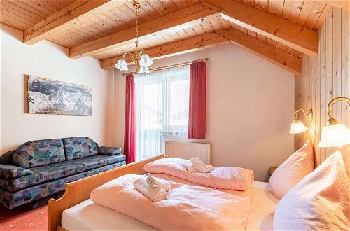 Photo 8 - Sunlit Apartment near Ski Area in Längenfeld