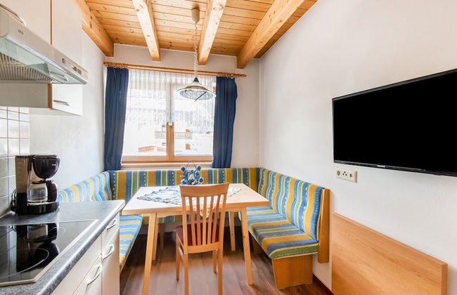 Sunlit Apartment near Ski Area in Längenfeld - Foto 17