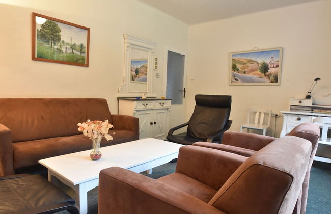 Serene Holiday Home in Mladé Buky with Private Pool and Trampoline - Foto 9
