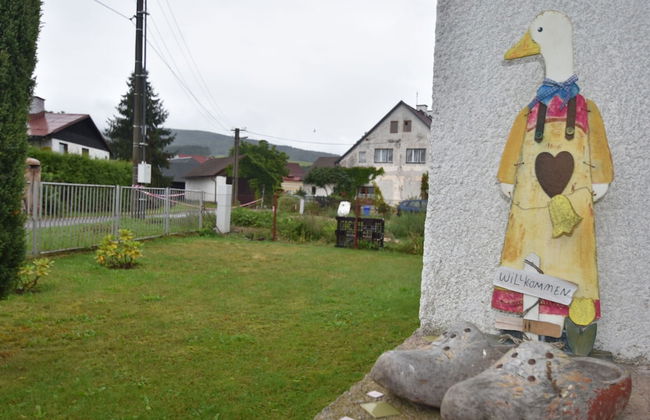 Serene Holiday Home in Mladé Buky with Private Pool and Trampoline - Foto 25