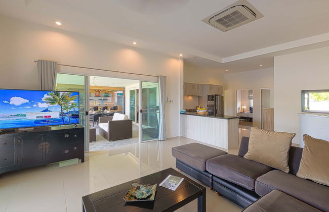 Cozy 3 Bedroom Pool Villa L70 - Photo 17