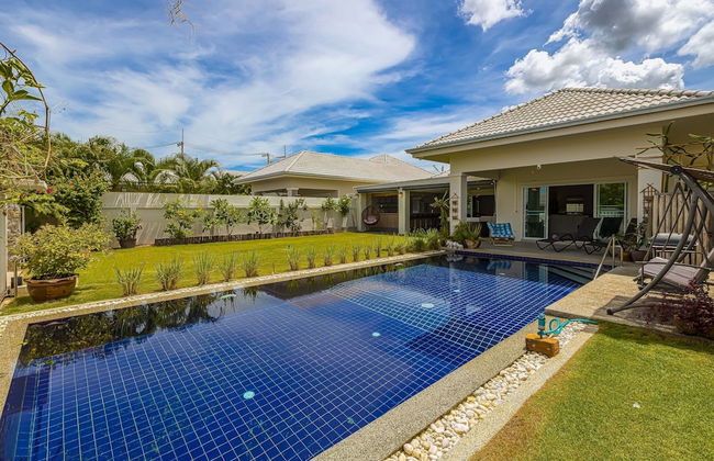 Cozy 3 Bedroom Pool Villa L70 - Photo 1