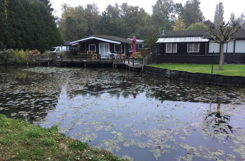 Foto 21 - Modern Chalet in a Small Park With a Fishing Pond