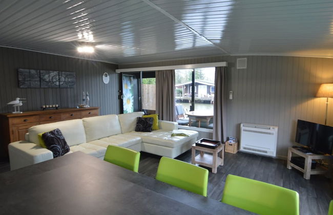 Modern Waterfront Chalet - Foto 16