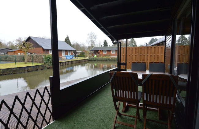 Modern Waterfront Chalet - Foto 29