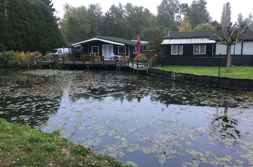 Foto 24 - Modern Chalet in a Small Park With a Fishing Pond