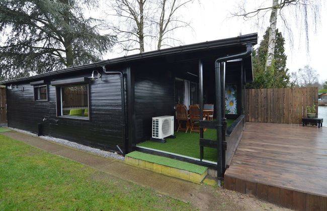 Modern Waterfront Chalet - Foto 25