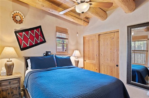 Foto 4 - Kiva - Stunning & Lovely With Kiva Fireplace, Walk to the Plaza and the Railyard